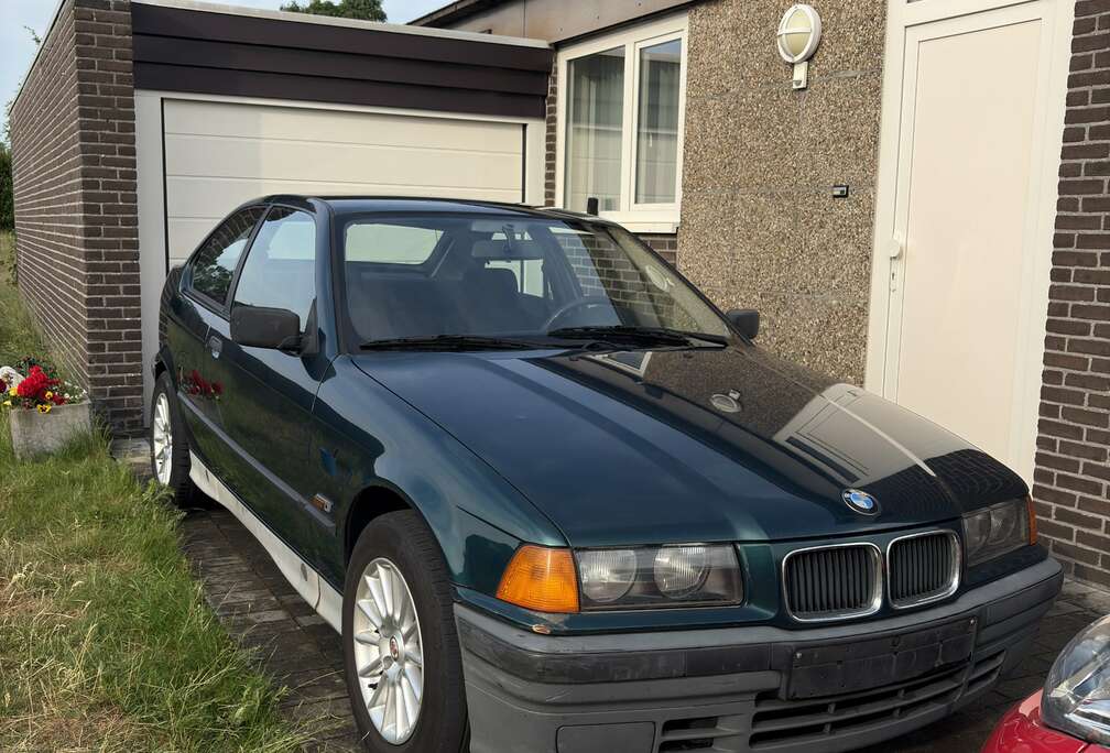 BMW 316i compact