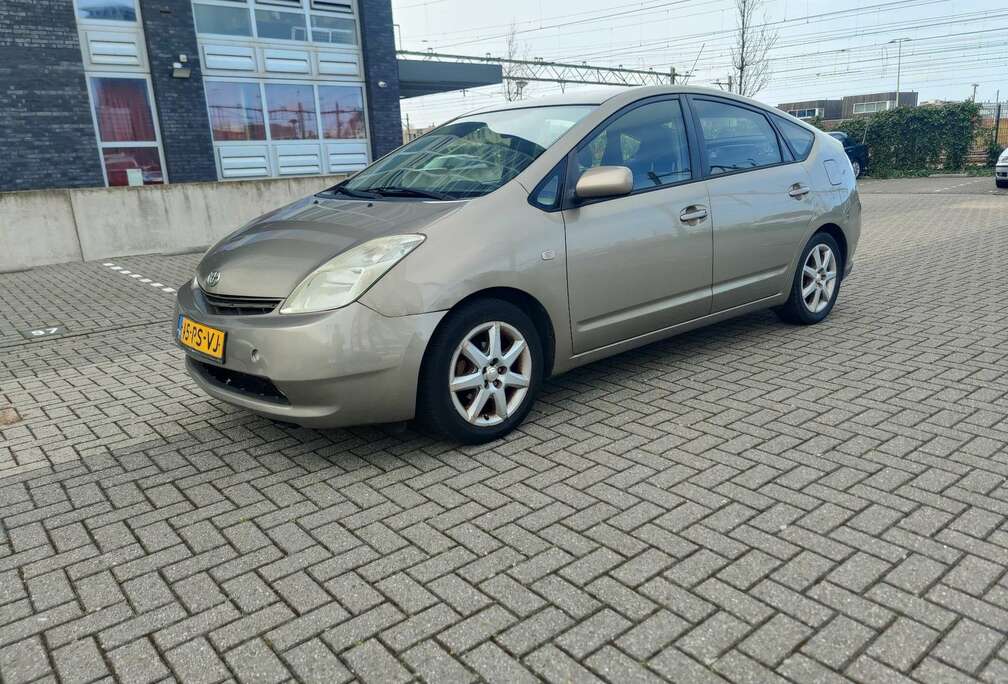 Toyota 1.5 Business 1e eigenaar Hybride accu is defect