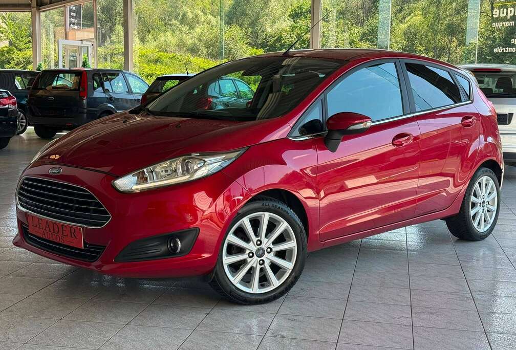 Ford 1.0 ESSENCE 101CV - AIRCO - 5 PORTES - TITANIUM