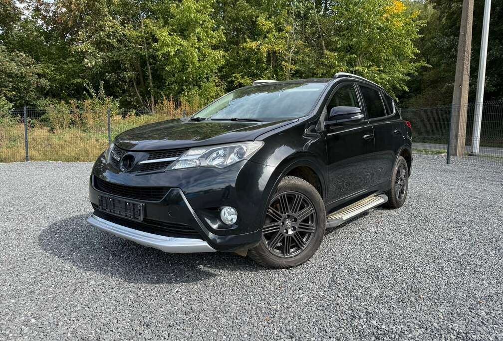 Toyota RAV4 2.0 D-4D 4x4 Premium / Prêt à immatriculer / Xenon