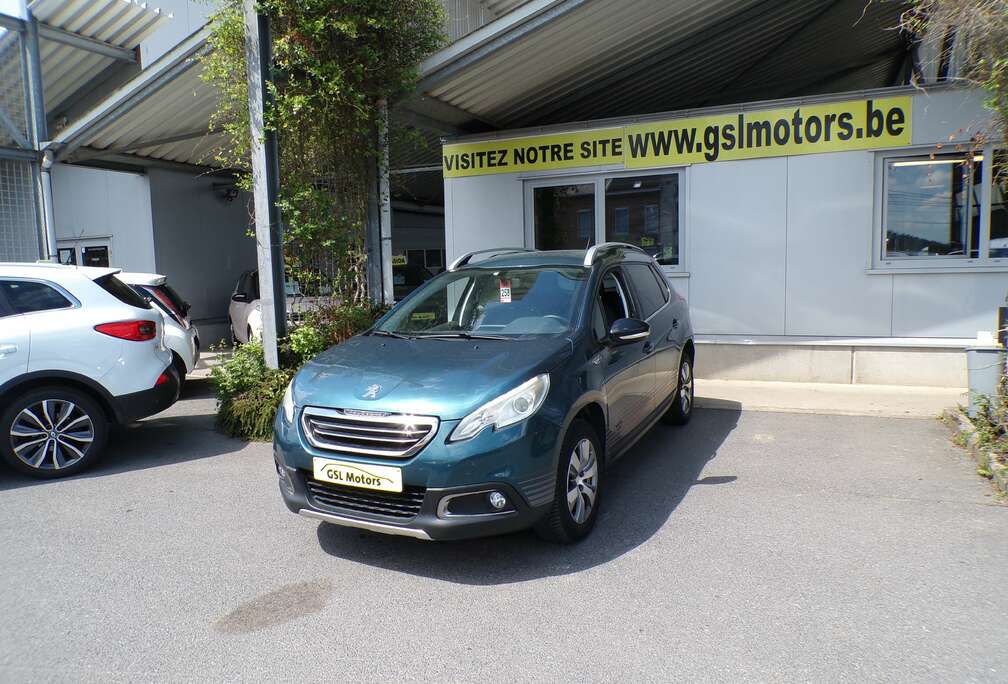 Peugeot 1.2i 82cv verte 09/15 Airco GPS Bluetooth Capteurs