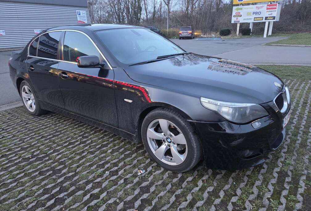 BMW 520i