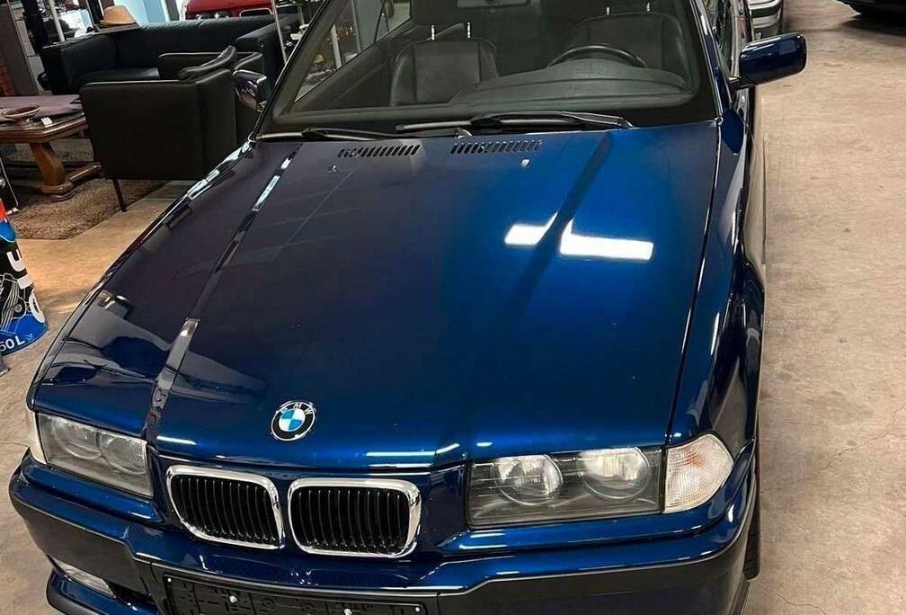 BMW 328i Montreal blue / full historique .