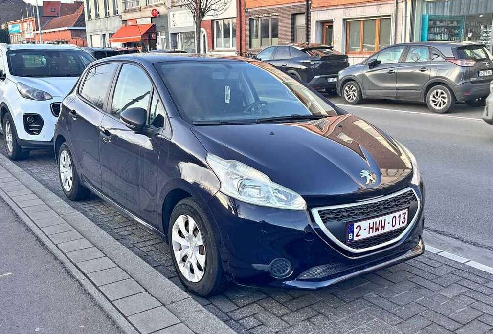 Peugeot 208 1.0i