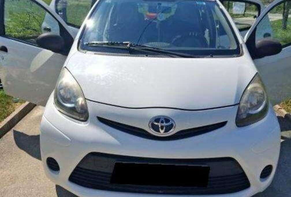 Toyota Aygo 1.0i Color Edition