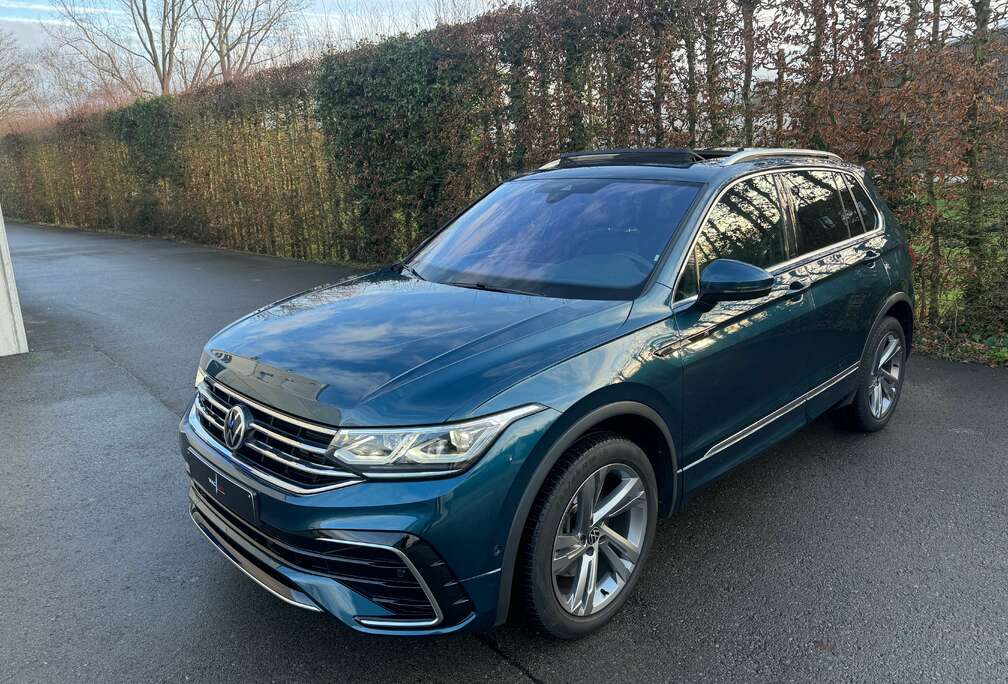 Volkswagen 2.0 TSI 4Motion R-Line / PANO / / CARPLAY /