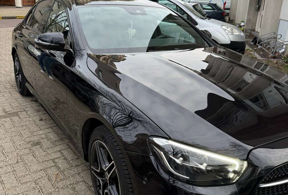 Mercedes-Benz E 300 de 9G-TRONICAMG Line