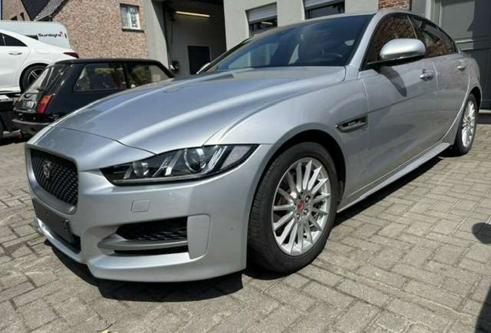 Jaguar XE 2.0 D E-Performance R-Sport met optie\'s