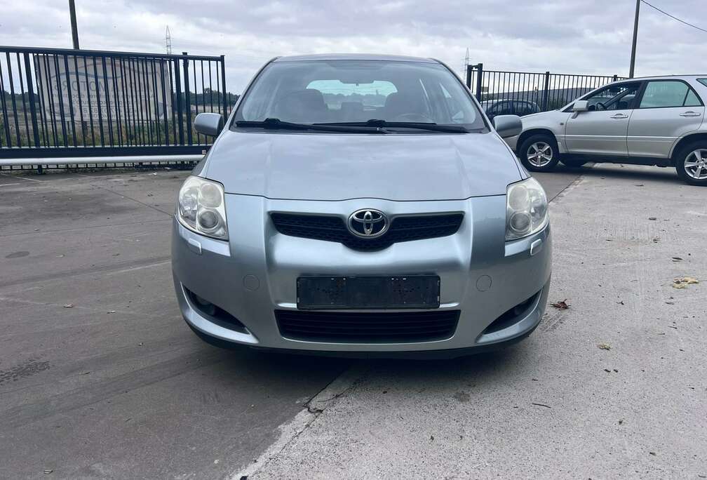 Toyota 1.6i Dual VVT-i Linea Sol