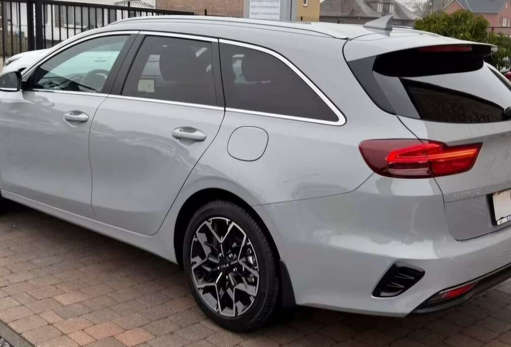 Kia Ceed SW 1.5 T-GDI DCT7 OPF GT Line