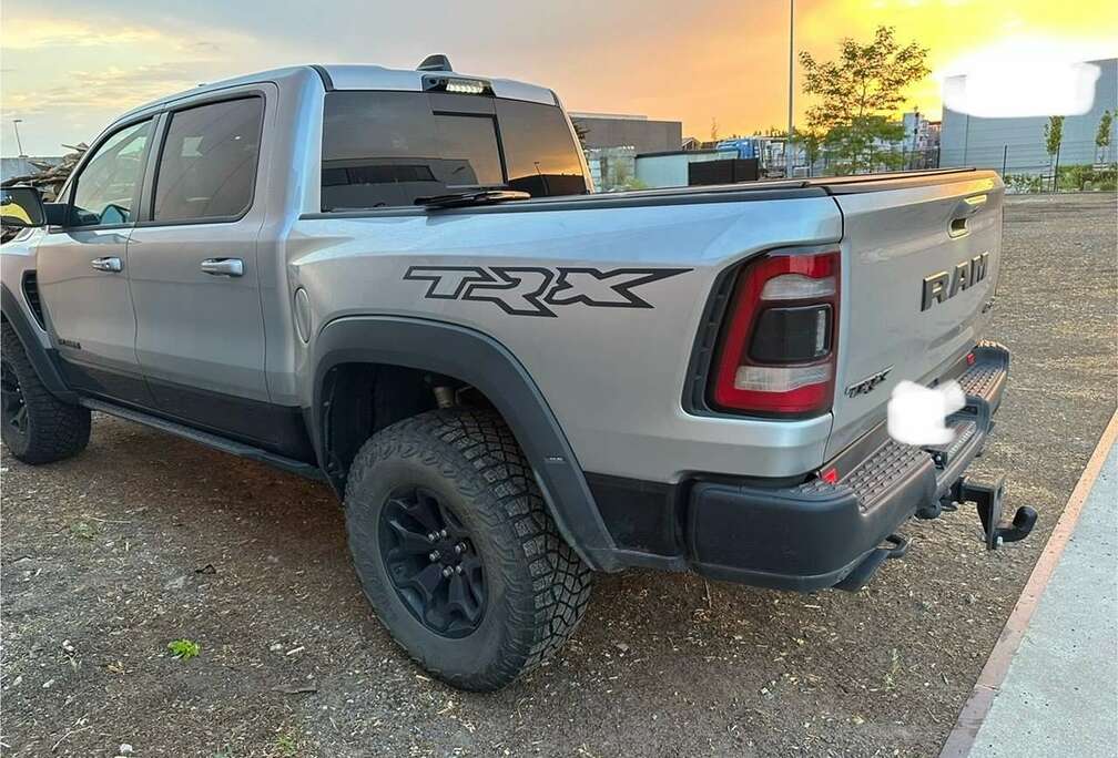 TRX 6.2 V8   711 pk