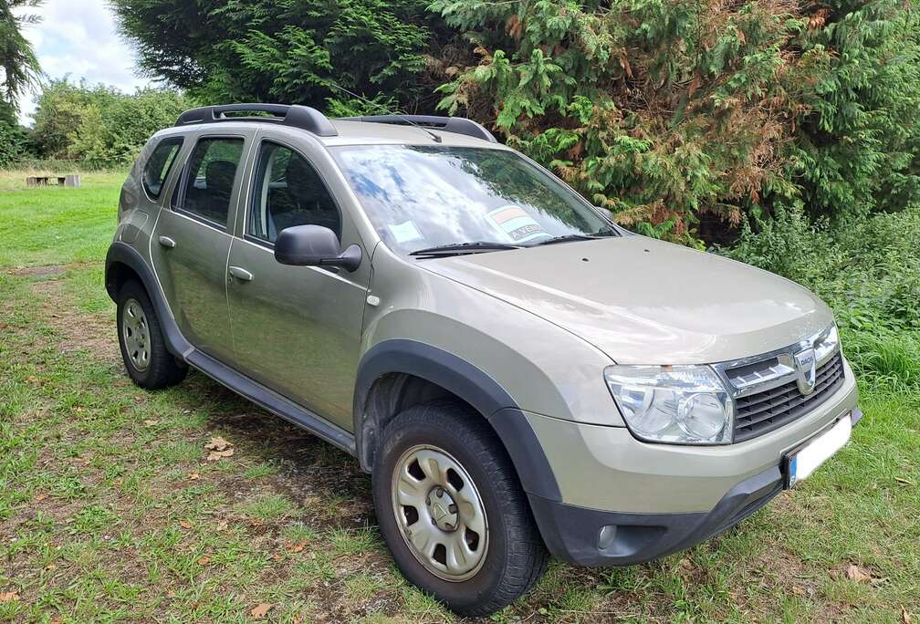 Dacia 1.6i+4x2+Laureate