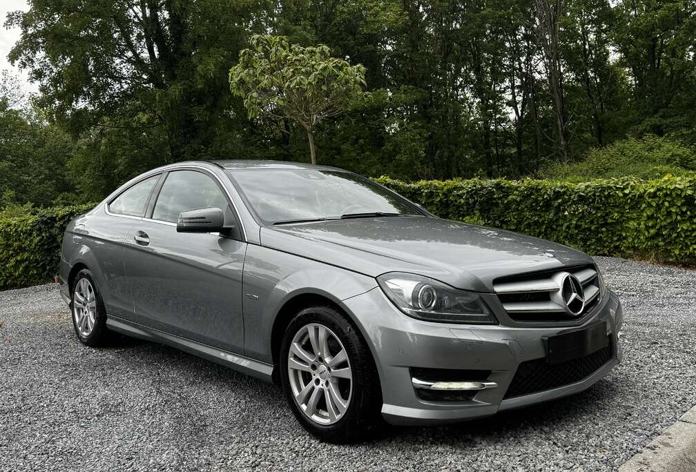 Mercedes-Benz Coupé AMG LINE