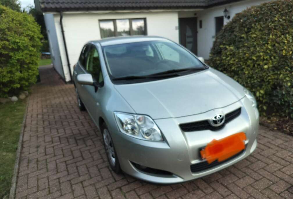 Toyota 1.4i VVT-i Linea Luna