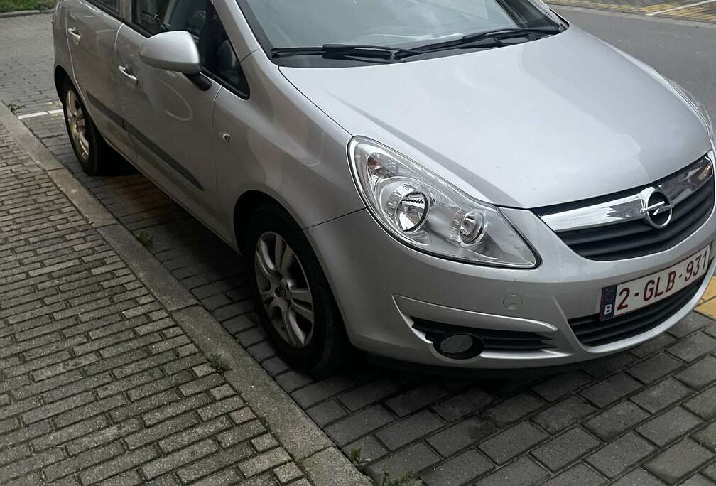 Opel 1.2i Cosmo