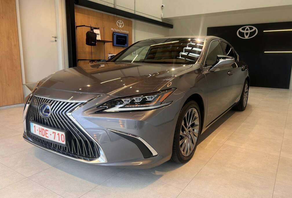 Lexus ES 300h 2.5i Privilege Line