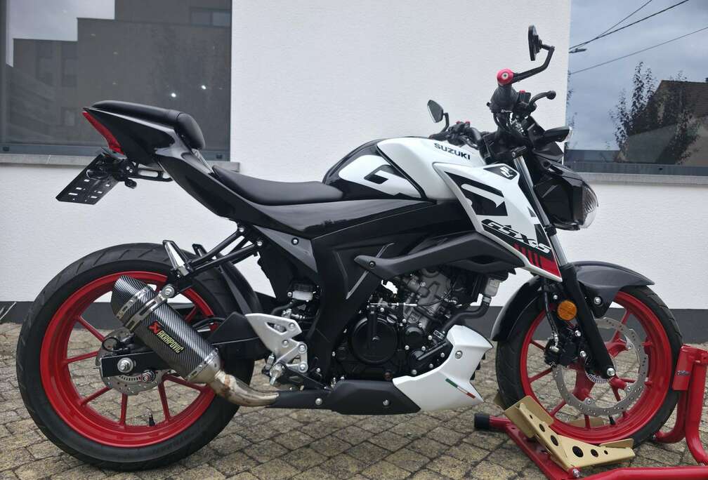 Suzuki 2024 - Garantie - 1800Km - Akrapovic - Topconditie