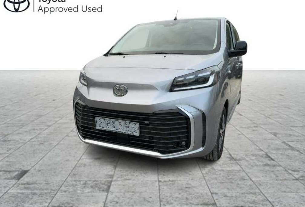 Toyota Family 8pl