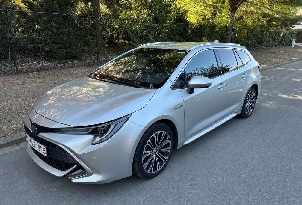 Toyota SW Hybrid 1.8 Premium Plus e-CVT