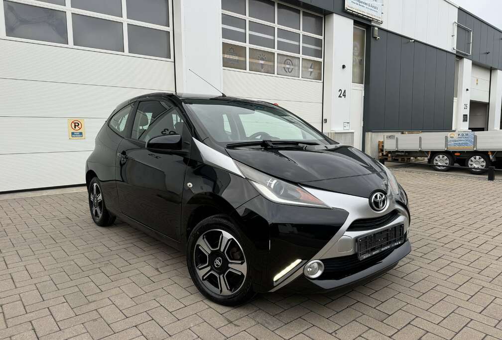 Toyota 1.0i VVT-i x-clusiv