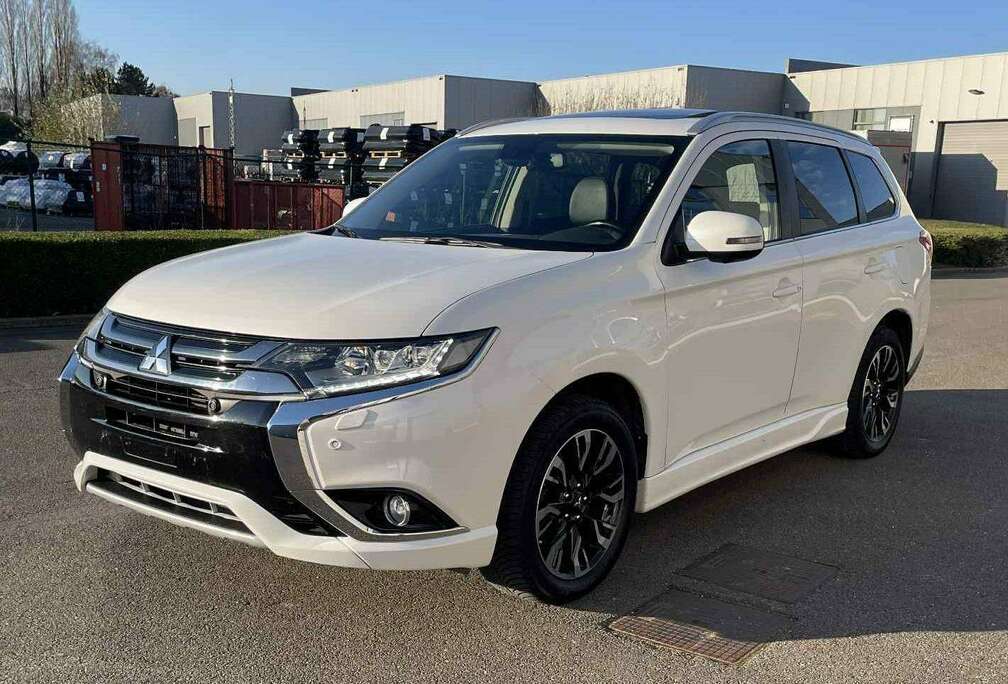 Mitsubishi 2.0 4WD Plug-In Hybrid Plus VAT/FULLOPTION/PANO