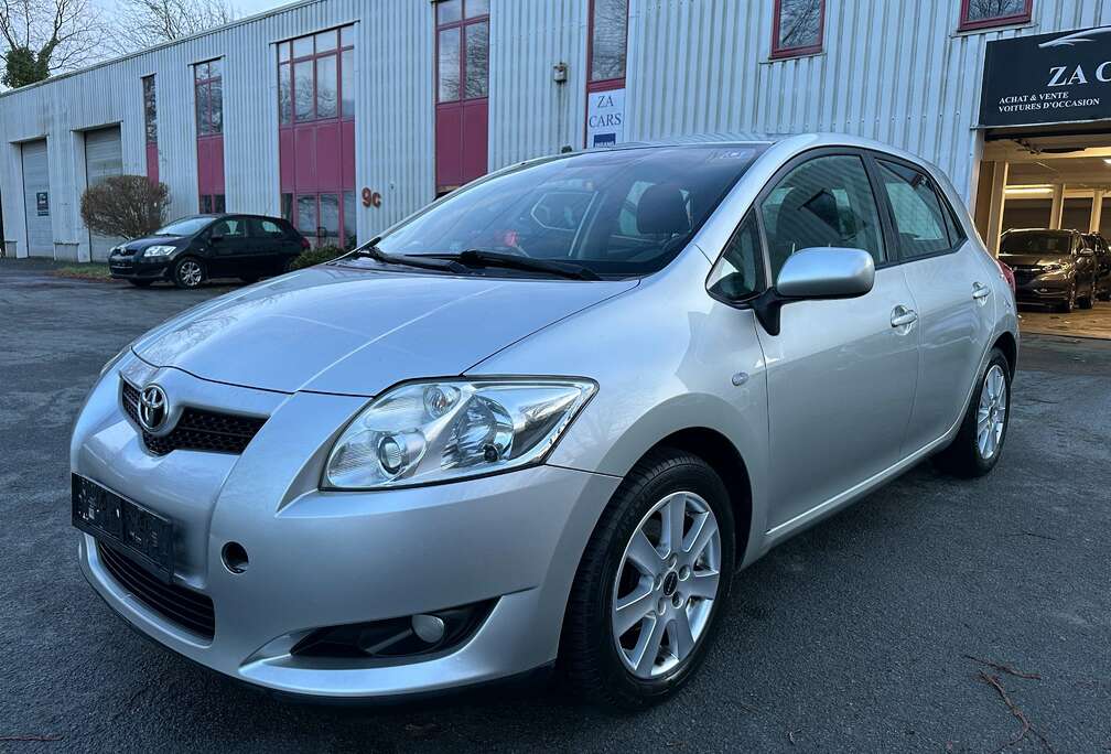 Toyota Auris 1.6i Dual VVT-i Linea Sol/ EXPORT UNIQUEMENT
