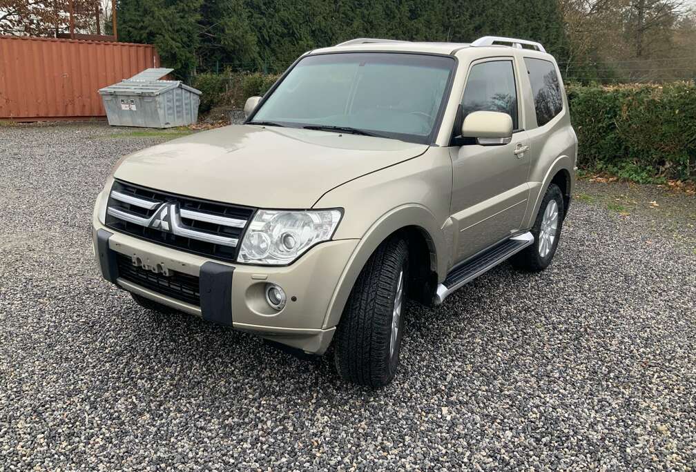 Mitsubishi Pajero 3.2 DI-D Invite