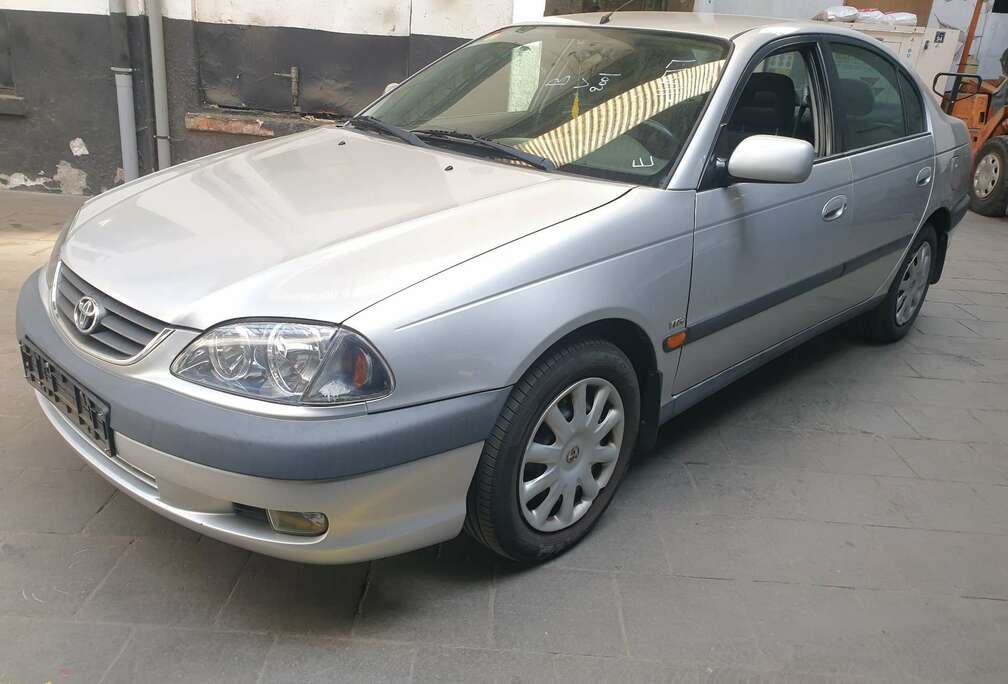 Toyota 1.6i VVT-i 16v Linea Sol