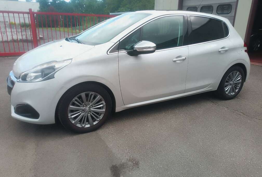 Peugeot 208 1.2 PureTech Allure S