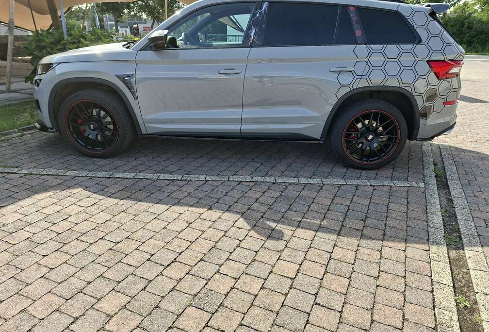 Skoda 2.0 Bi-TDI 4x4 DSG RS(305pk)