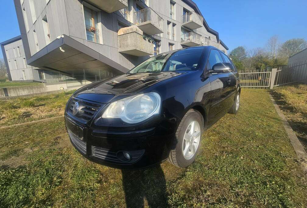 Volkswagen 1.4 confortline automatique  0467 63 94 32