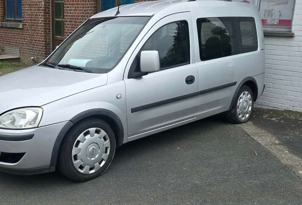 Opel Combo Tour 1.3 CDTi Essentia