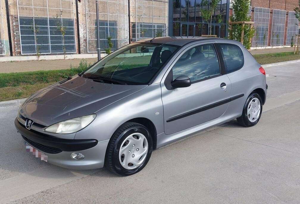 Peugeot 1.1i Enfant Terrible