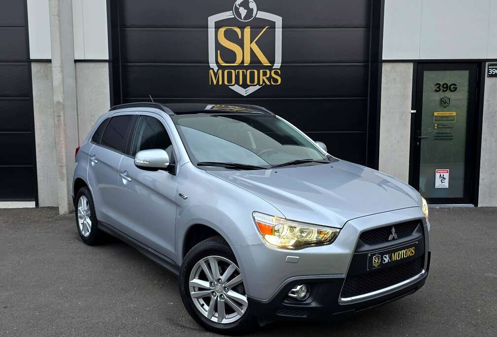 Mitsubishi 1.8DI-D 150PK 4x4Pano Dak GPS Leder Xenon Elektrische Zetels Camera FULL OPTION NIEUWSTAAT Dealer Onderhouden Garantie