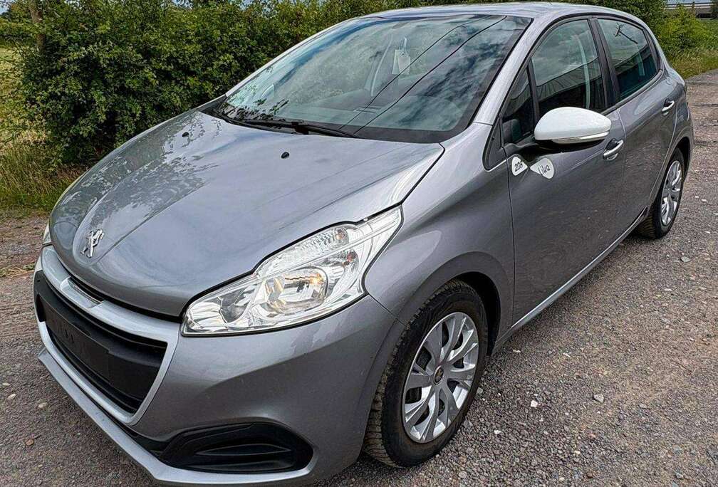 Peugeot 208 1.2i PureTech Like S