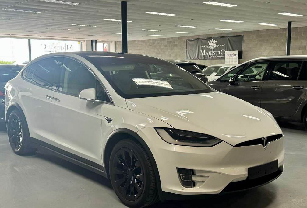 Tesla MODEL X 75    7 places