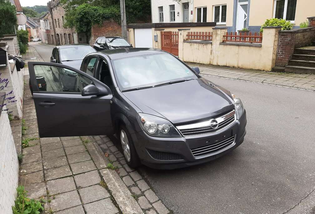 Opel Astra+1.6i+Enjoy+Active