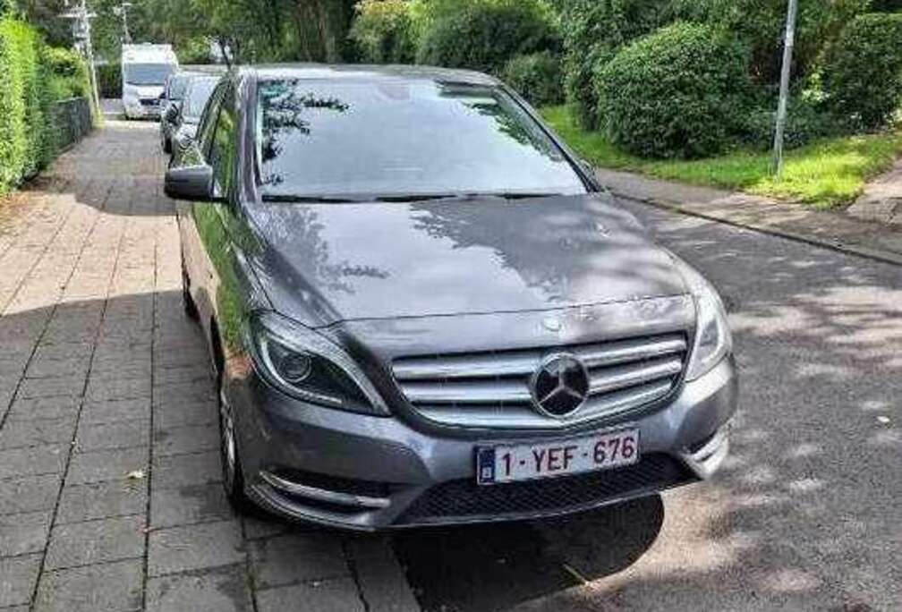 Mercedes-Benz B 200