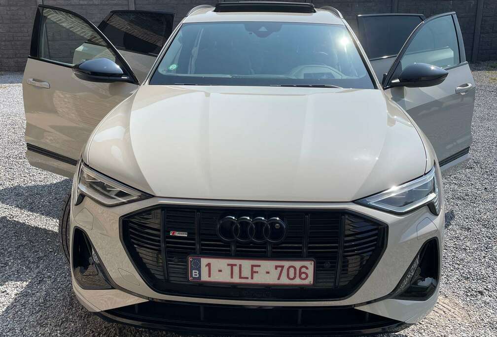 Audi e-tron 55 quattro S line