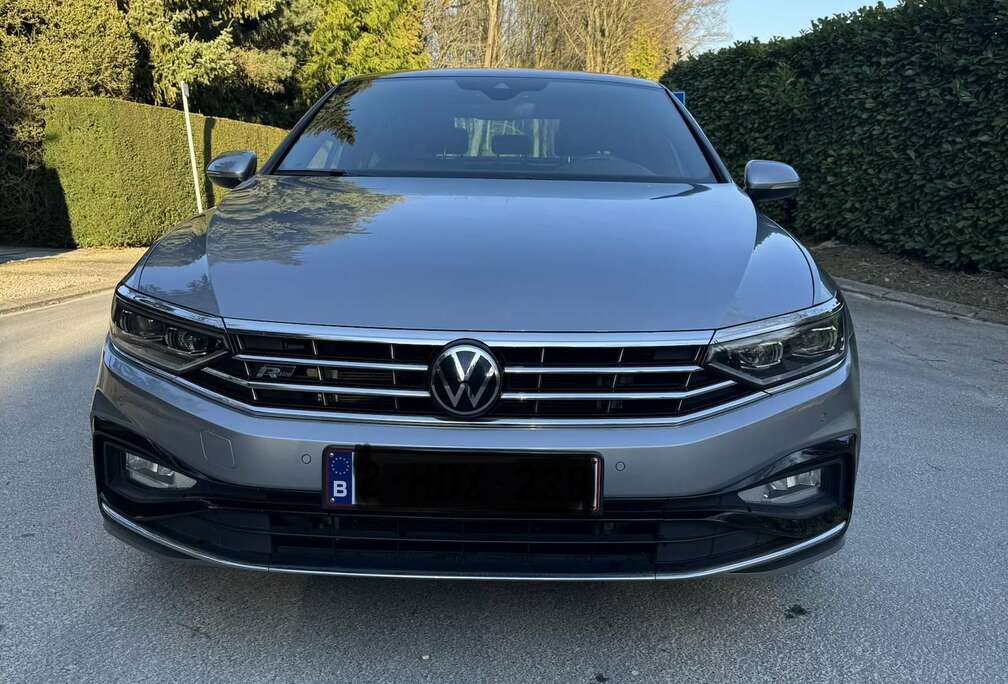 Volkswagen 2.0 TDi SCR Elegance Business DSG R Line