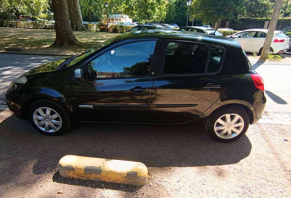 Renault Clio 1.2i 20th