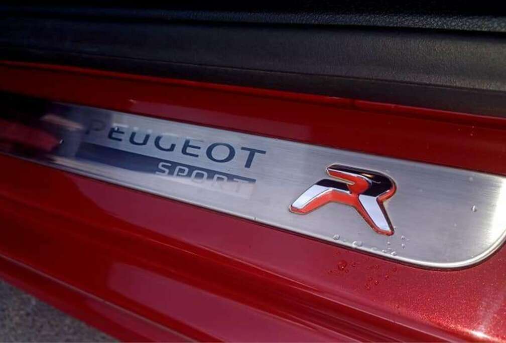 Peugeot RCZ 1.6 THP R