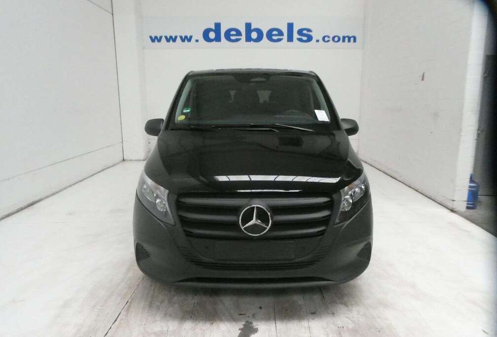 Mercedes-Benz 8+1 Pl