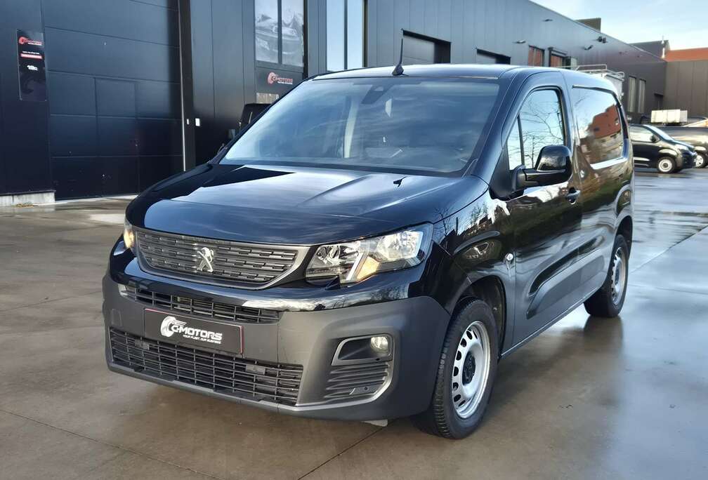 Peugeot 1.5 BlueHDi 100 MAN6 3pl /Camera/Carplay/GPS