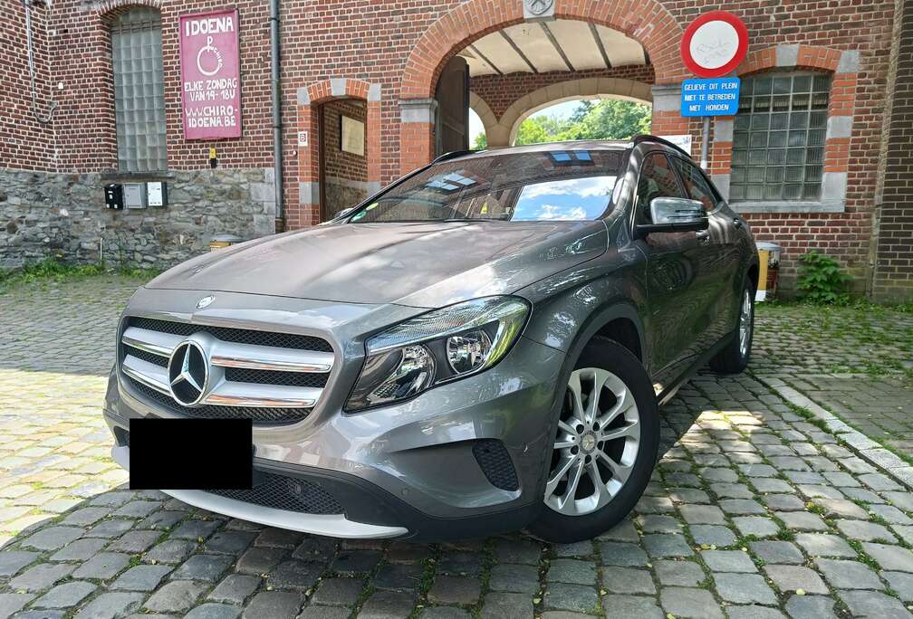 Mercedes-Benz d EURO 6 - 136pk/ch - 155.000KM - GPS/ AIRCO / PDC