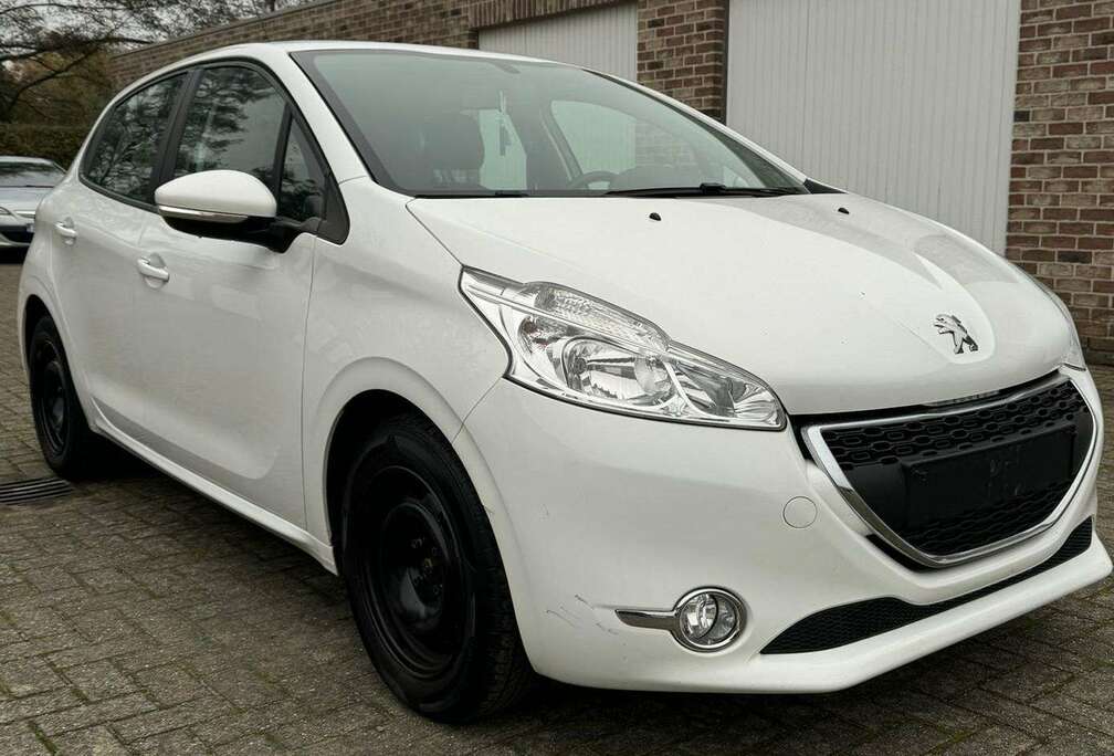 Peugeot 208 82 PureTech Style