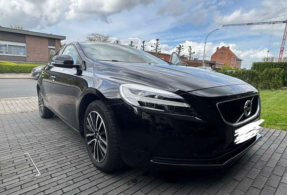 Volvo V40 2.0 T2 Black Edition GPF (EU6d-TEMP)