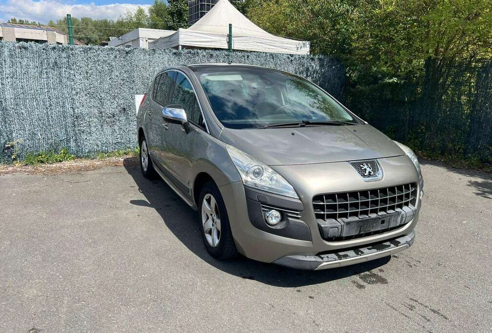 Peugeot 3008 1.6i Premium Pack