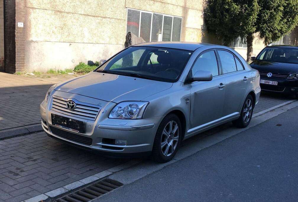 Toyota Avensis 2.0 Turbo D4D 16v Linea Sol