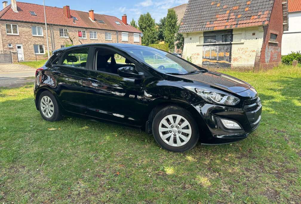 Hyundai 1.4i 140dKm